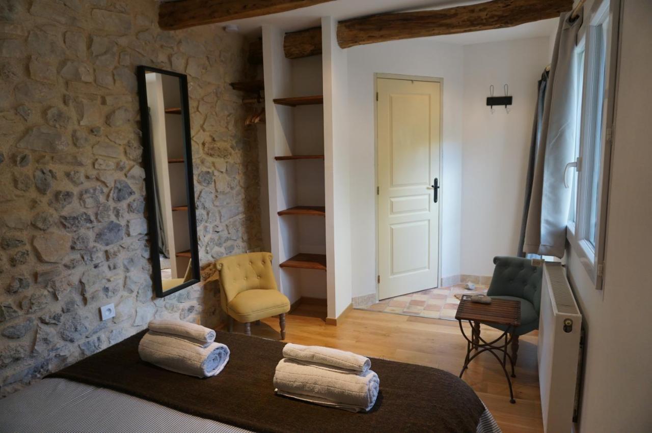 Malia - Chambres D'Hotes & Gite Barret-de-Lioure Exterior foto